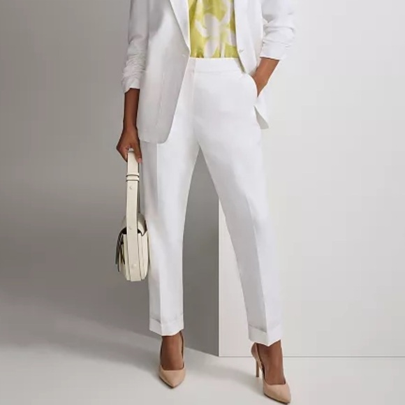 Calvin Klein
Women's Linen-Blend Cuffed Ankle Pants
NWOT - Picture 1 of 4